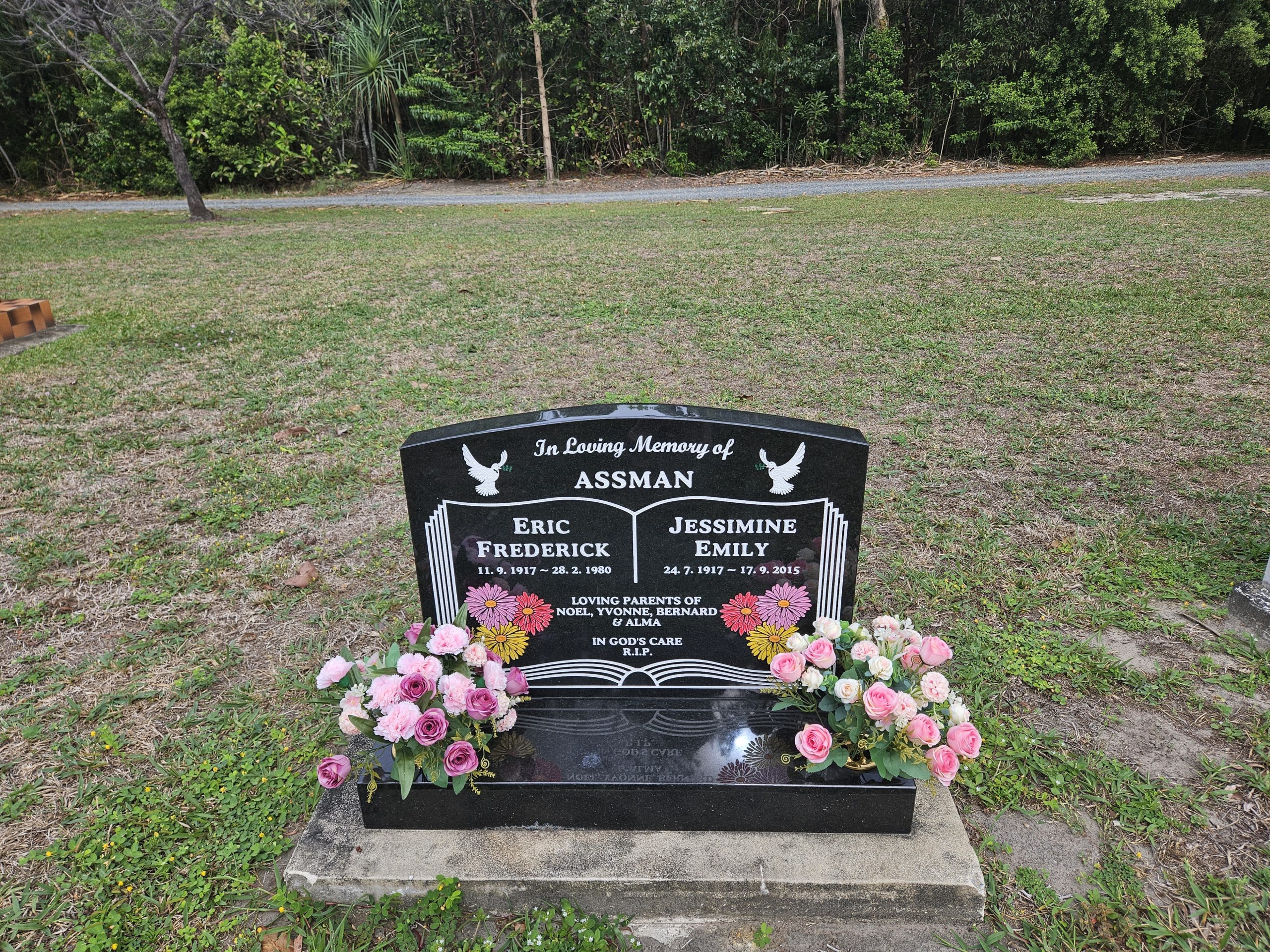 The Secret to Living a Long Life is Marrying an Assman